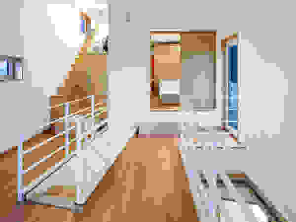 (주)유타건축사사무소 Modern Corridor, Hallway and Staircase