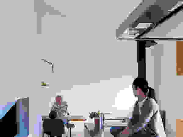 川添純一郎建築設計事務所 Modern Kitchen White