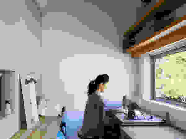 川添純一郎建築設計事務所 Modern Study Room and Home Office White
