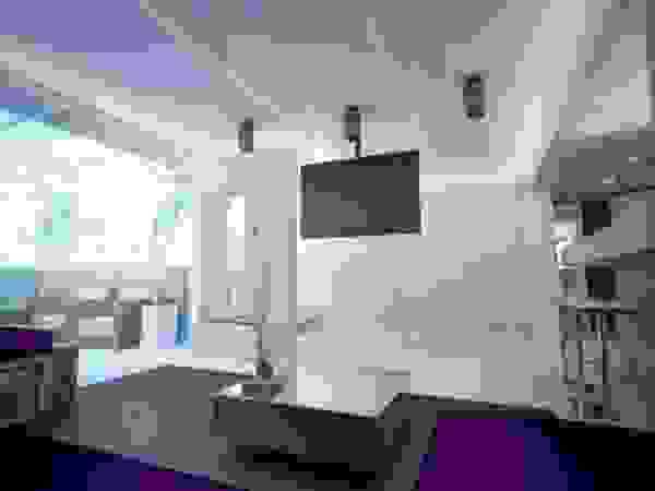PLANYTEC CONSTRUÇÕES E PROJETOS Modern media room