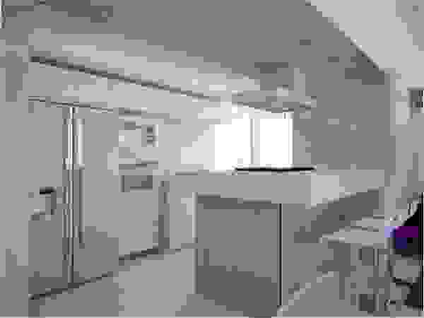 PLANYTEC CONSTRUÇÕES E PROJETOS Modern corridor, hallway & stairs