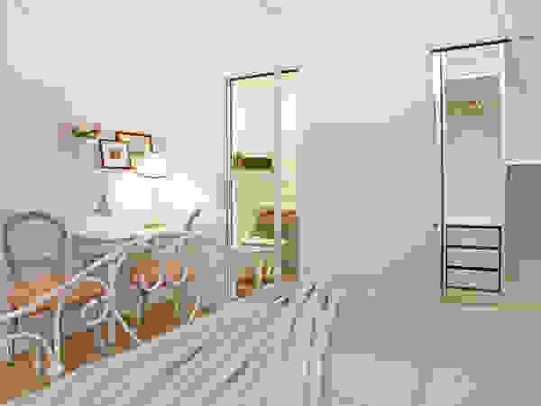 senzanumerocivico Classic style bedroom