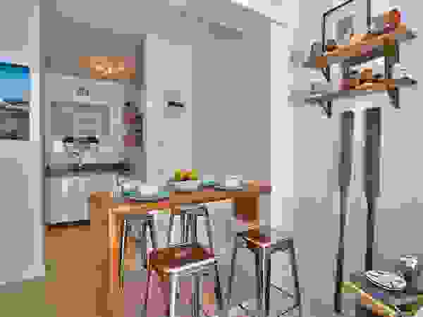 Studio Do Cabo Eclectic style dining room
