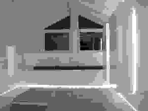 Giemmecontract srl. Minimalist corridor, hallway & stairs