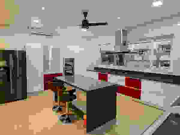 Kitchen ZEAL Arch Designs KitchenCabinets & shelves