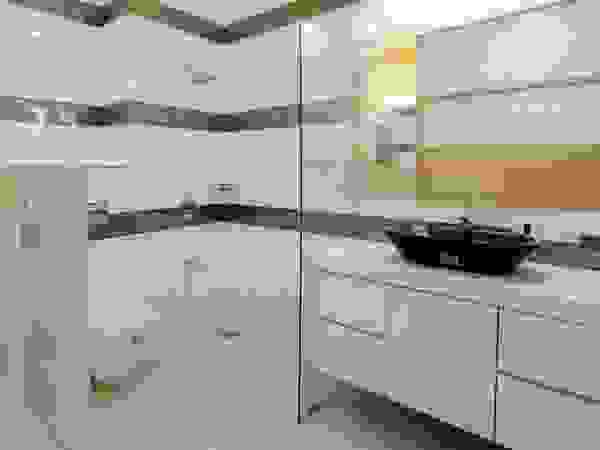 Bathroom ZEAL Arch Designs BathroomStorage