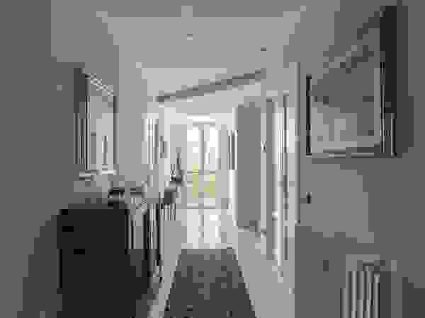 Annalisa Carli Eclectic style corridor, hallway & stairs Wood Beige