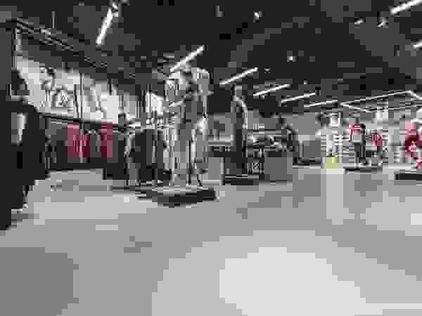 Bautech Sp. Z O.O. Commercial Spaces Concrete Grey