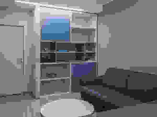 Irina Derbeneva Minimalist study/office Blue