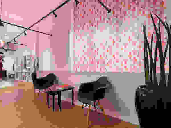 Studio Ideação Ruang Komersial Modern Komposit Kayu-Plastik Pink