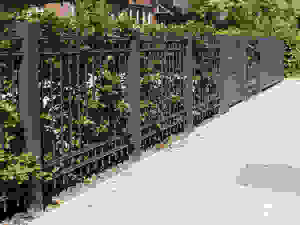 Nordzaun Halaman depan Besi/Baja Grey