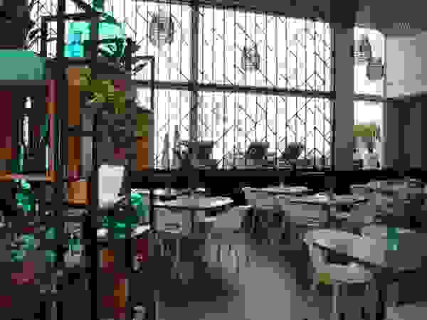 MONTAUDON INTERIORISMO Modern balcony, veranda & terrace Turquoise