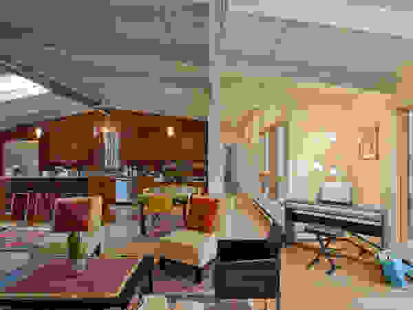 RT Studio, LLC Modern living room
