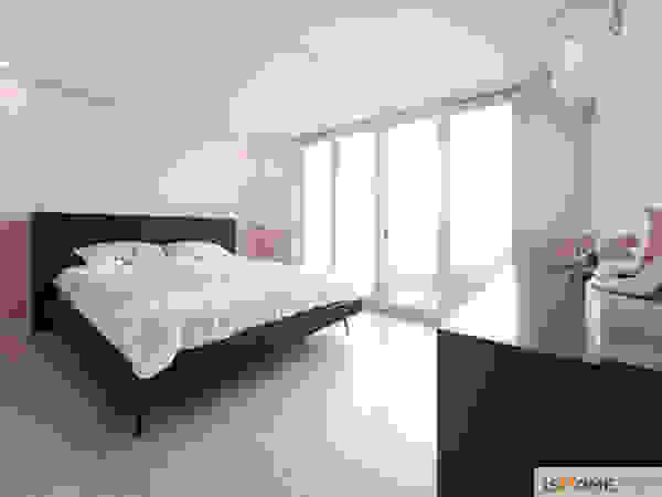 이즈홈 Modern style bedroom Pink