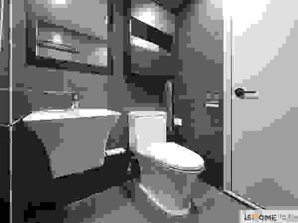 이즈홈 Minimalist bathroom Grey