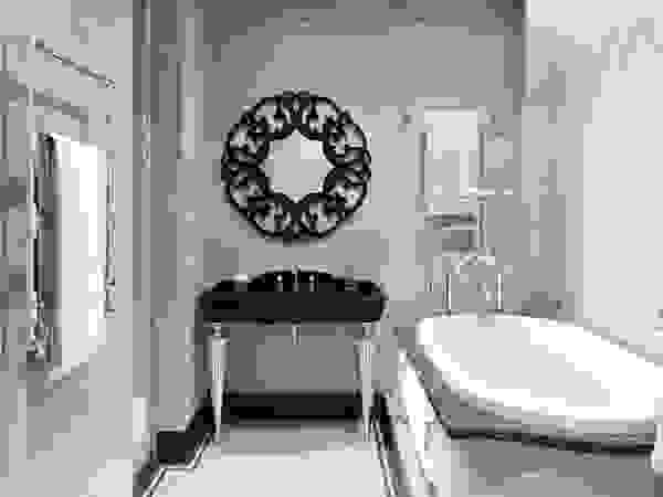 EJ Studio Modern Bathroom