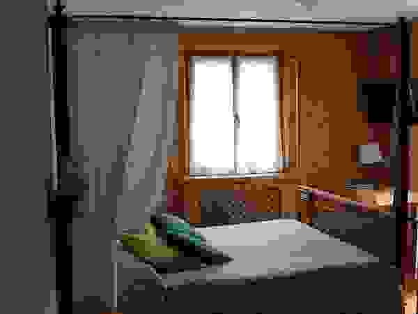 L'Antica s.a.s. Classic style bedroom Wood