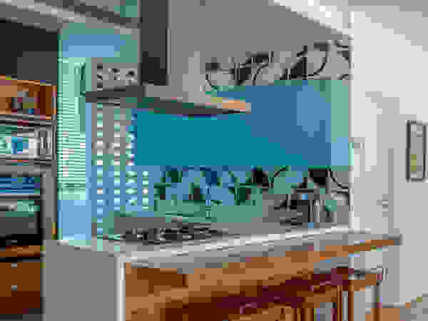Raquel Junqueira Arquitetura Modern Kitchen Wood Turquoise