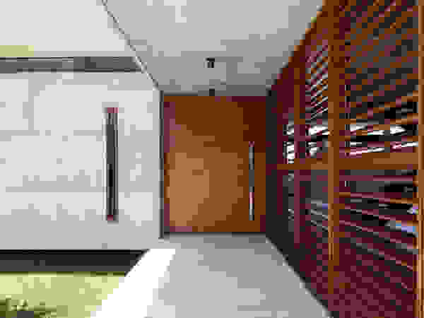 Martins Lucena Arquitetos Minimalist style doors