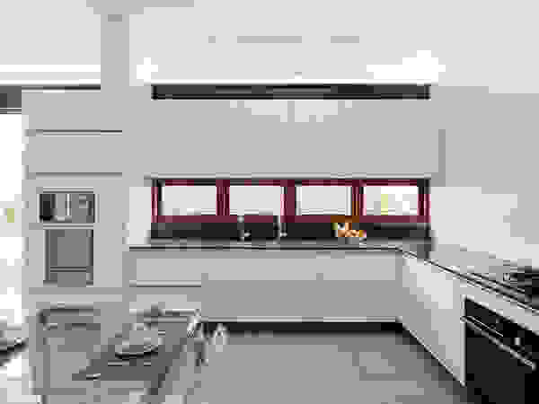 Martins Lucena Arquitetos Minimalist kitchen