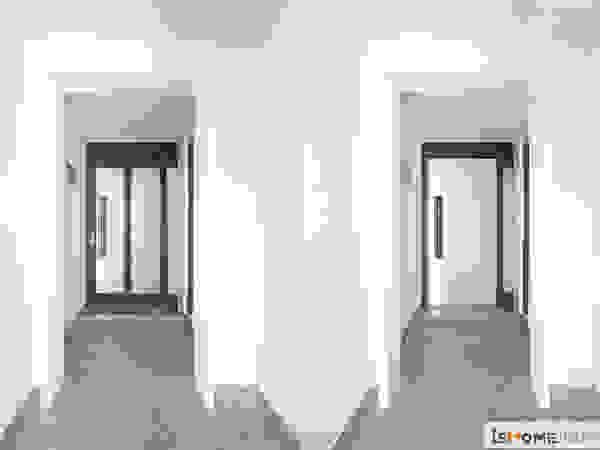 이즈홈 Minimalist corridor, hallway & stairs