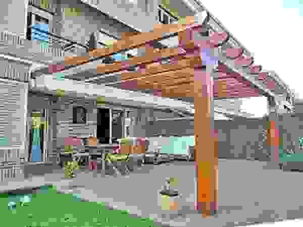 TECAS PISOS Y MADERAS SAS Balconies, verandas & terraces Furniture