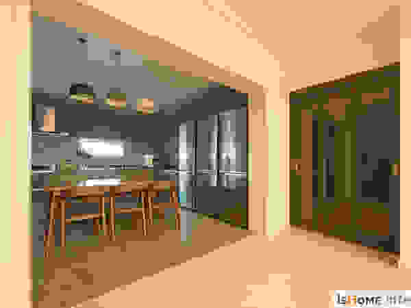 이즈홈 Modern corridor, hallway & stairs