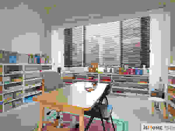이즈홈 Modern nursery/kids room
