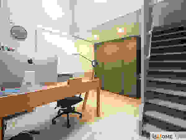 이즈홈 Modern study/office