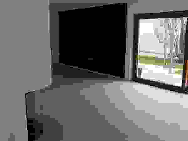 Keramostone Salas de estar modernas Cinza