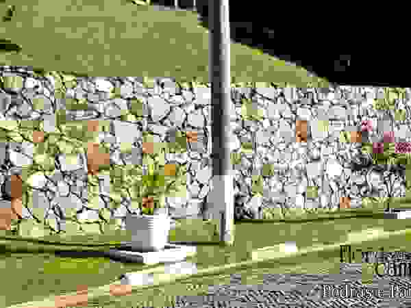 Flor do Campo Pedras e Paisagismo Walls & flooringWall & floor coverings