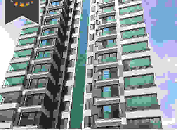 Albert Genau Balkon