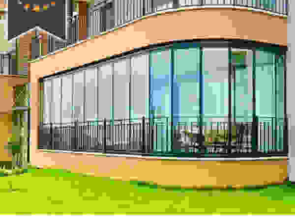 Albert Genau Balkon