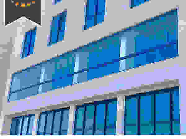 Albert Genau Balkon