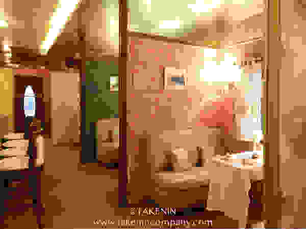 TakenIn Pusat Konferensi Modern