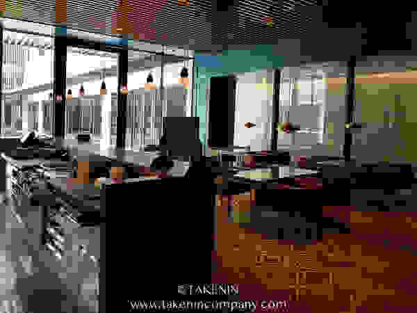 TakenIn Bar & Klub Minimalis