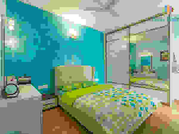 DECOR DREAMS Small bedroom