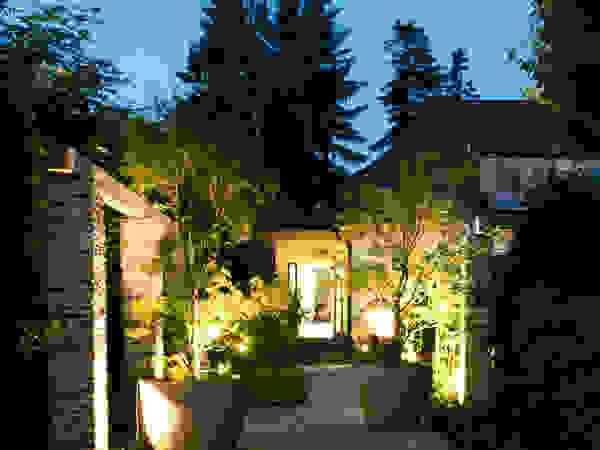 BEGRÜNDER Classic style garden