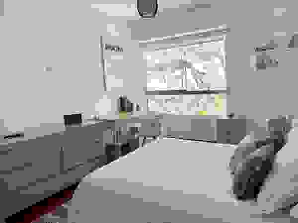 Home Staging & Co. Minimalist bedroom