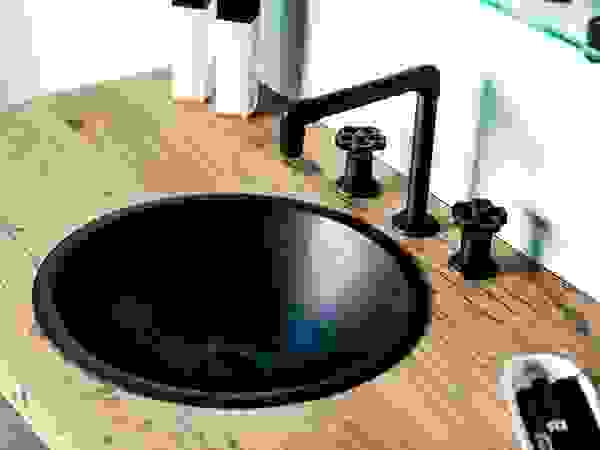 NEVOBAD Bagno in stile industriale Rame / Bronzo / Ottone Nero