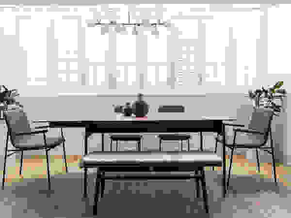 Dining area Distinctidentity Pte Ltd Modern Dining Room