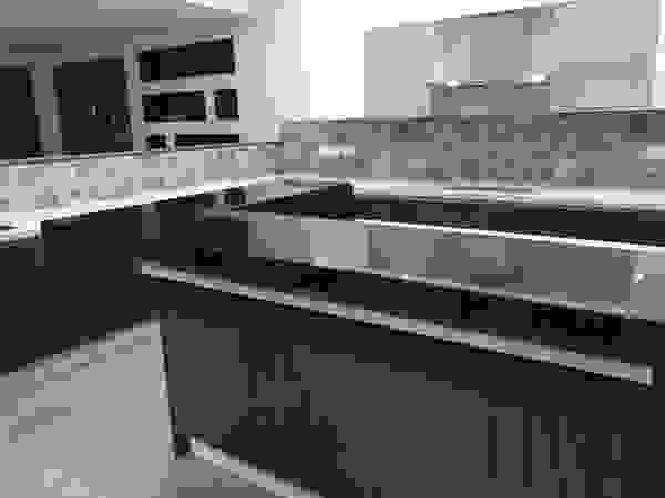 classicspaceinterior CozinhaArmários e estantes contraplacado Efeito de madeira