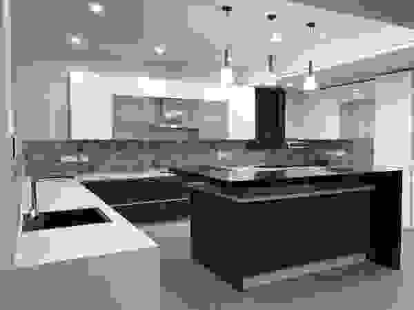 classicspaceinterior CozinhaArmários e estantes contraplacado Efeito de madeira