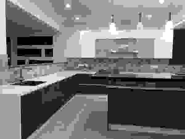 classicspaceinterior CozinhaArmários e estantes contraplacado Efeito de madeira