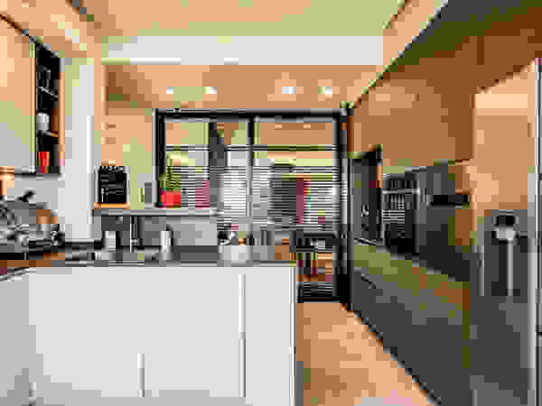 MOB ARCHITECTS Kitchen