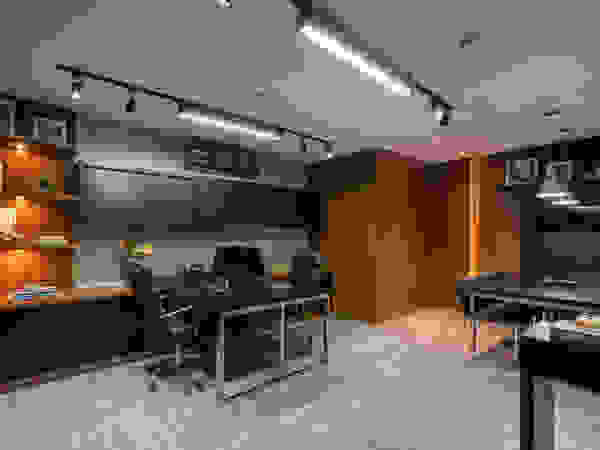 Studio Ideação Ruang Komersial Modern