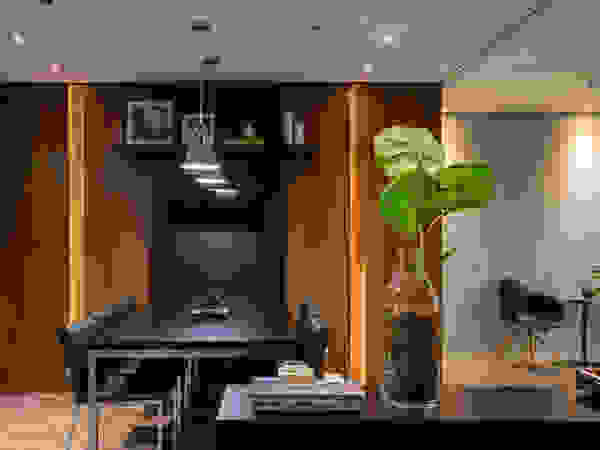 Studio Ideação Ruang Komersial Modern