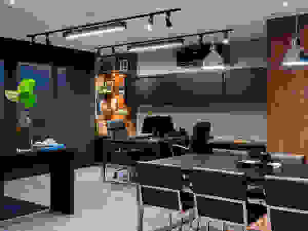 Studio Ideação Ruang Komersial Modern