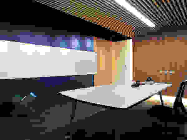 黃耀德建築師事務所 Adermark Design Studio Стіни