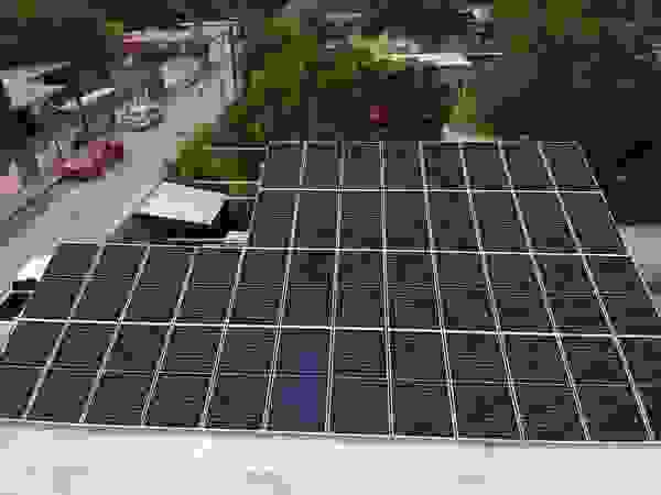 KB Solar Lojas & Imóveis comerciais modernos Vidro Azul